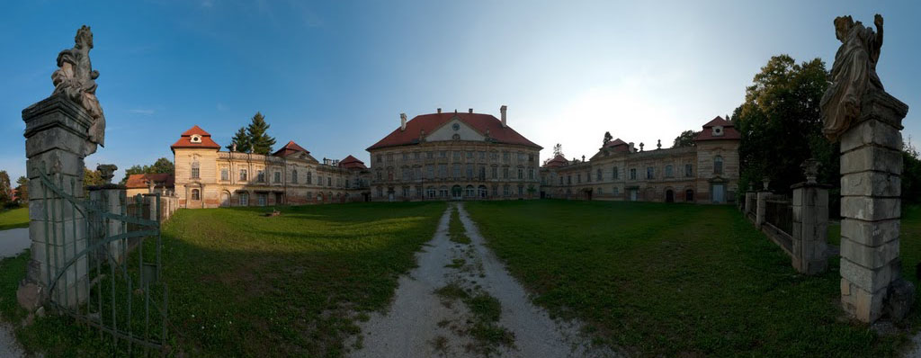 dvorec-dvorisce-panorama