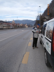 Ne uporabljaj telefona med vožnjo