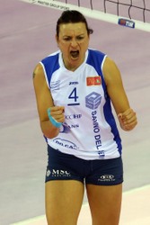 Tina Lipicer Samec v dresu Calcita