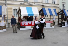 Tržnica Okusi Kamnika – Podeželje in Eko tokrat v Keršmančevem parku