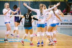 Odbojkarice Calcit Volleyja tudi iz Hoč z vsemi tremi točkami