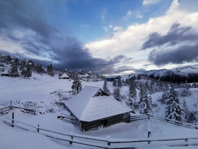 V zimsko odejo odeta Velika planina vabi