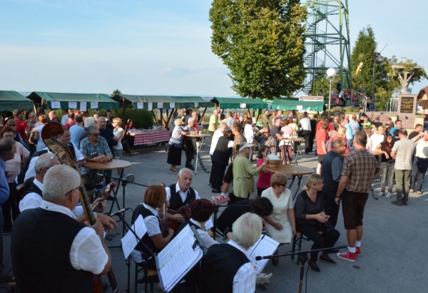 TRGATEV ZAVRH 2016 in  7.  TRGATEV POTOMKE NAJSTAREJŠE VINSKE TRTE NA SVETU