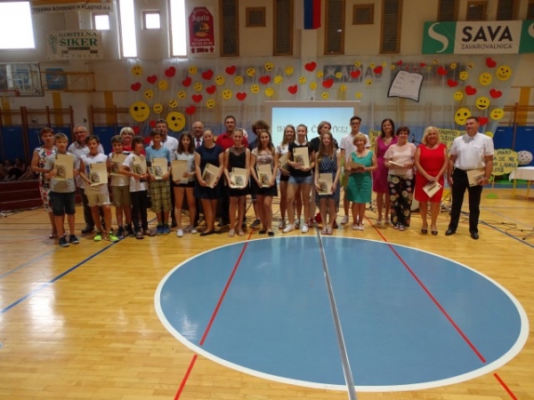 PRIREDITEV OB ZAKLJUČKU ŠOLSKEGA LETA IN OB DNEVU DRŽAVNOSTI V OŠ LENART