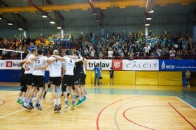 Odbojkarji Calcit Volleyballa prišli do pete tekme