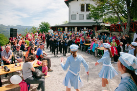 »Spoštovanje, pomoč sočloveku in povezovanje.«