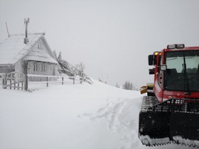 Pobeljena Velika planina vabi, da jo obiščete