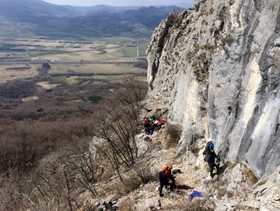 Poziv k začasnemu zaprtju naravnih plezališč