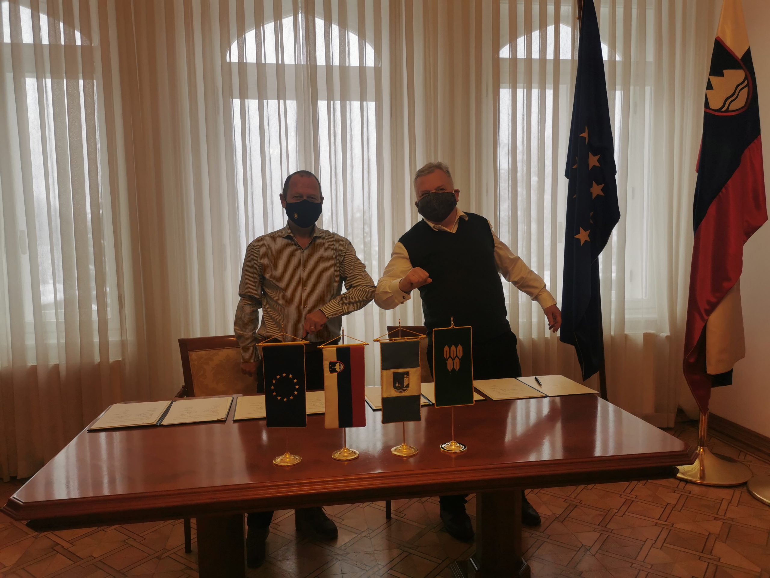 podpis pogodbe Most Piškovca - z Občino Bled