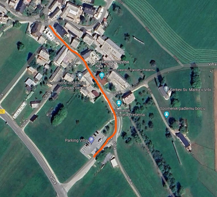 Slika zapore ceste v Vrbi od lipe do parlirišča