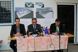 Investicije v TŠC Trate-podpis pogodbe-slačilnice1.JPG