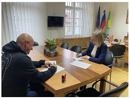 podpis pogodbe GDO in OGR, laboratorij